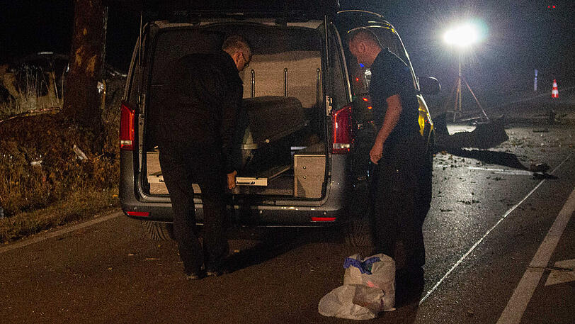 Die 22-Jährige hat nach dem heftigen Crash keine Überlebenschance.