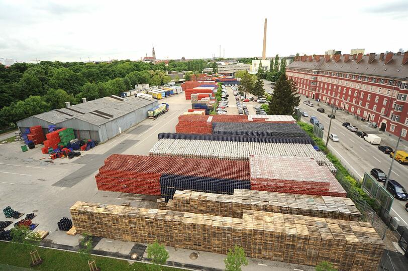 Wird bald Geschichte sein: Das große Tragl-Lager an der Welfenstraße.