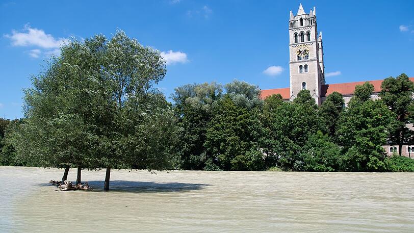 Nach dem Isar-Hochwasser Anfang August repariert die Stadt München nun die entstandenen Hochwasserschäden.