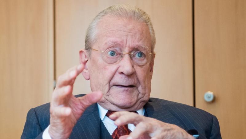 Hans Peter Stihl sieht in Deutschland die Wettbewerbsfähigkeit gefährdet. Hans Peter Stihl sieht in Deutschland die Wettbewerbsfähigkeit gefährdet.