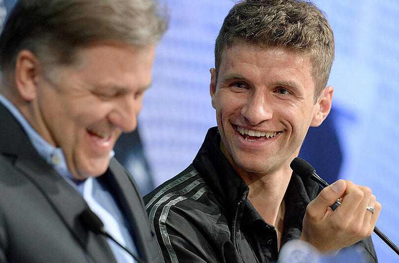 "Weiß ich nicht. Ich bin der Müller ohne Wohlfahrt, ich kenne mich da nicht aus." (Thomas Müller mit Verweis auf Mannschaftsarzt Hans-Wilhelm Müller-Wohlfahrt auf die Frage, ob Schweinsteiger und Ribéry in Porto wieder dabei sein können/28. Spieltag)
