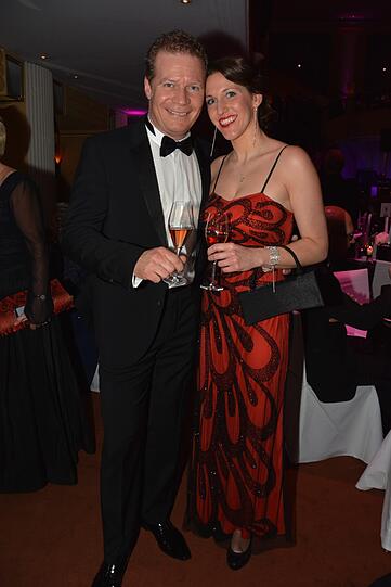 Der immer wie aus dem Ei gepellte Bier-Manager Andreas Steinfatt mit seiner Partnerin Elisabeth.