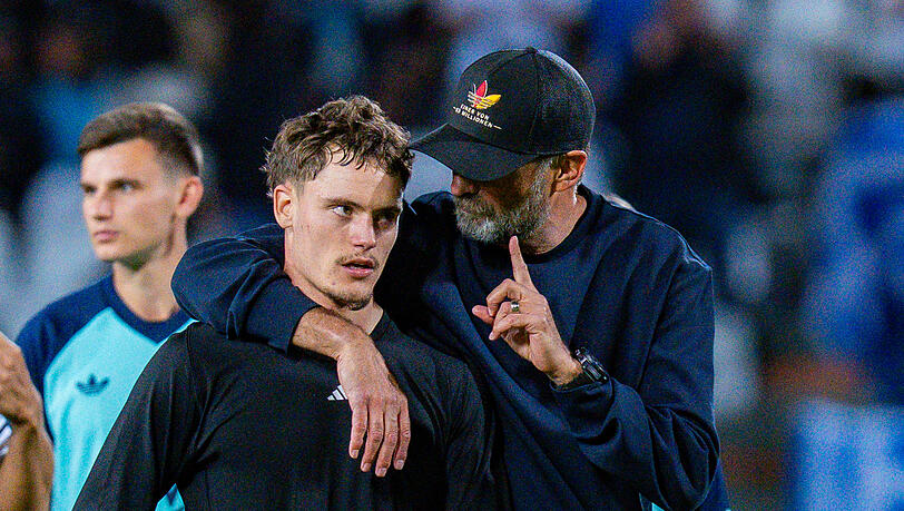 Schnappte sich Florian Wirtz nach dem 0:0 gegen Griechenland: Bundestrainer J&uuml;rgen Klopp.