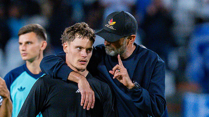 Schnappte sich Florian Wirtz nach dem 0:0 gegen Griechenland: Bundestrainer Jürgen Klopp. Schnappte sich Florian Wirtz nach dem 0:0 gegen Griechenland: Bundestrainer Jürgen Klopp.