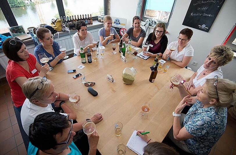 "Brauen, nur für Frauen!": Die Bilder vom speziellen Bierbrau-Seminar in Unterfranken.