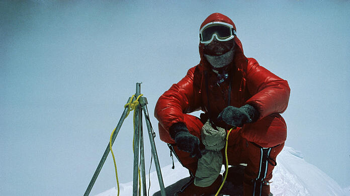 Reinhold Messner auf dem Gipfel des Mount Everest.