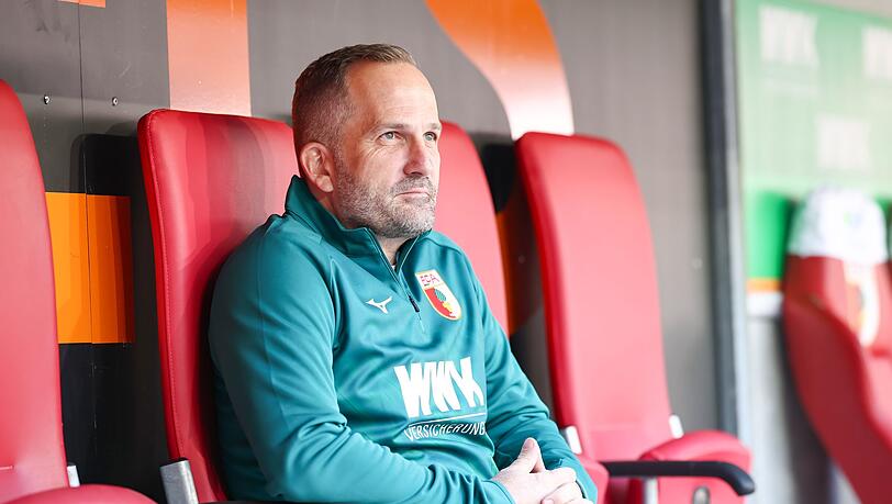 Manuel Baum l&auml;sst seine Zukunft in Augsburg weiter offen.