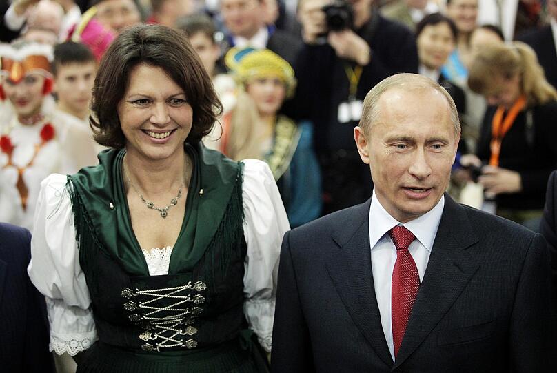 Bayerns Wirtschaftsministerin Ilse Aigner (CSU) und der russische Präsident Wladimir Putin.