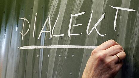 Bairisch, Fränkisch und Alemannisch-Schwäbisch - die drei Dialekte sollen besser geschützt werden. (Illustration)