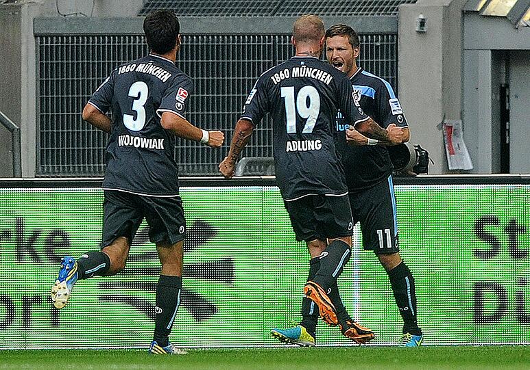 Daniel Adlung, Note 5
Eröffnete der Fortuna gleich zu Beginn die Riesenchance zur Führung und agierte auch sonst wenig zielstrebend. Ließ Gegenspieler Balogun zu oft vorbei. Wirkte träge.
