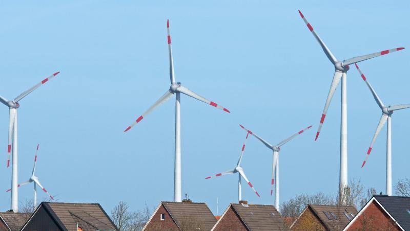 Union und SPD noch ohne Einigung für Mindestabstand für Windräder. Union und SPD noch ohne Einigung für Mindestabstand für Windräder.