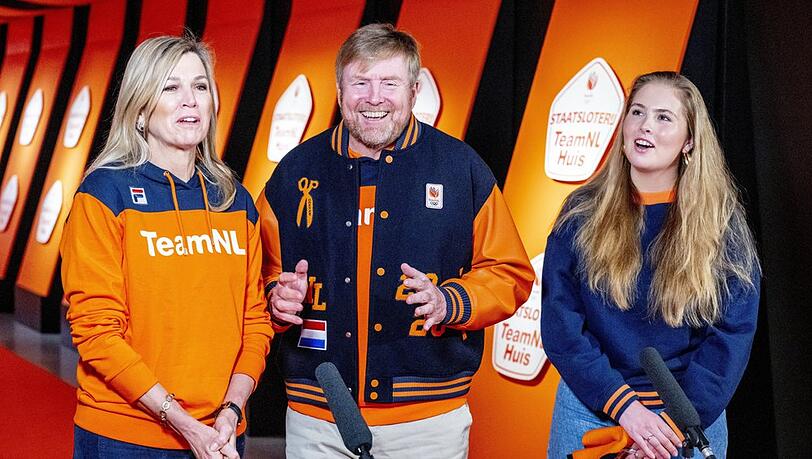 K&ouml;nigin M&aacute;xima, K&ouml;nig Willem-Alexander und deren Tochter Kronprinzessin Amalia sind f&uuml;r Olympia nach Mailand gereist.