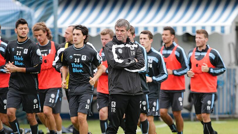Am Dienstag ist der Trainingsplatz leer: Friedhelm Funkel gab seiner Mannschaft frei. Am Dienstag ist der Trainingsplatz leer: Friedhelm Funkel gab seiner Mannschaft frei.
