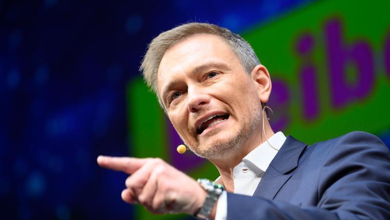 FDP-Chef Lindner hat angekündigt, seiner Partei in Thüringen einen Besuch abzustatten. (Symbolbild) FDP-Chef Lindner hat angekündigt, seiner Partei in Thüringen einen Besuch abzustatten. (Symbolbild)