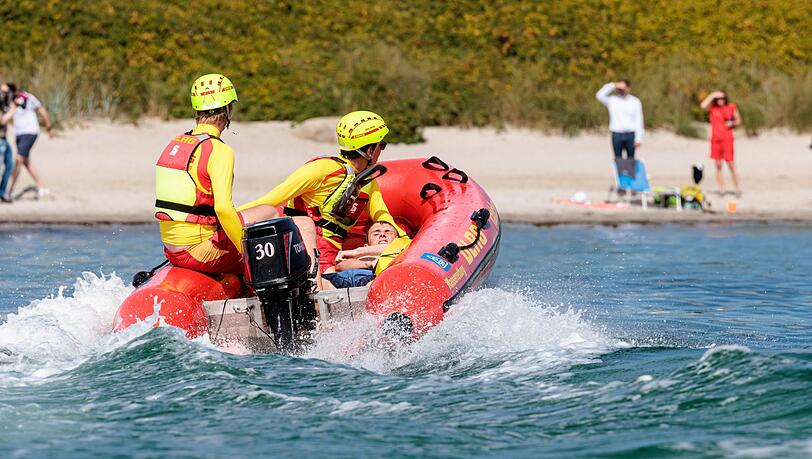 321 Menschen starben bis zum Stichtag 15. September in deutschen Gewässern - laut DLRG weniger als ein Jahr zuvor. (Symbolbild) 321 Menschen starben bis zum Stichtag 15. September in deutschen Gewässern - laut DLRG weniger als ein Jahr zuvor. (Symbolbild)