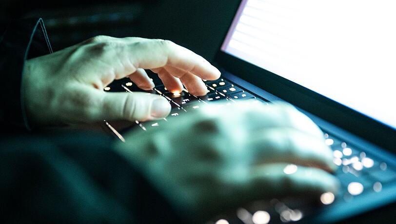 Ein Cyberangriff sorgte zeitweise für Störungen im Landratsamt Cham. (Symbolbild) Ein Cyberangriff sorgte zeitweise für Störungen im Landratsamt Cham. (Symbolbild)