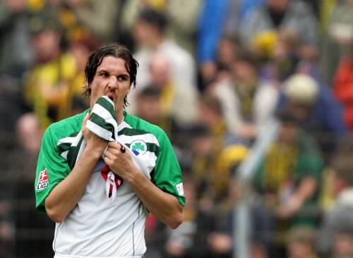 Sauere Miene zum bösen Spiel: Fürths Kapitän Marino Biliskov muss zwei Pokalspiele aussetzen.
