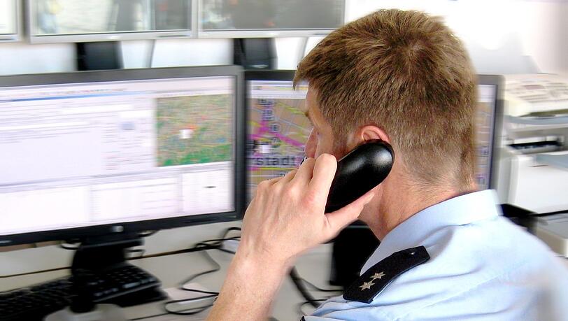 Sicherheitmitarbeiter erwischten das Pärchen und informierten die Bundespolizei. Sicherheitmitarbeiter erwischten das Pärchen und informierten die Bundespolizei.
