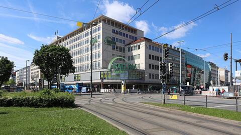 Das Warenhaus am Stachus, 1951 eröffnet, ist einst als "modernstes Kaufhaus Europas" gefeiert worden. Ende September endet die Kaufhof-Ära.