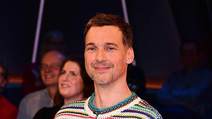 Florian David Fitz spricht ungewohnt offen über die Erziehung seiner Söhne.