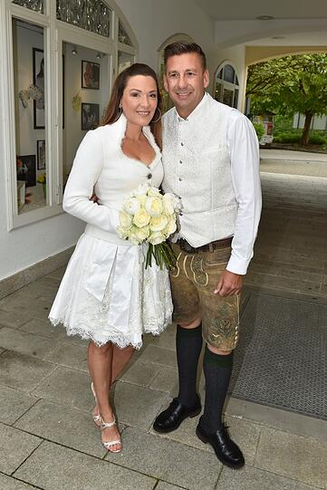 Simone Ballack und IT-Unternehmer Andreas Mecky haben am 11. Mai in Tracht geheiratet.