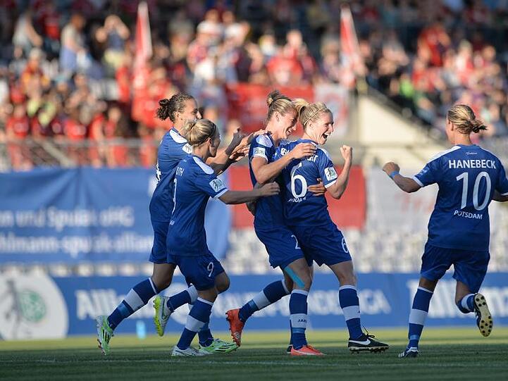 Potsdams Spielerinnen jubeln nach dem Sieg. Foto: Lukas Barth/Archiv