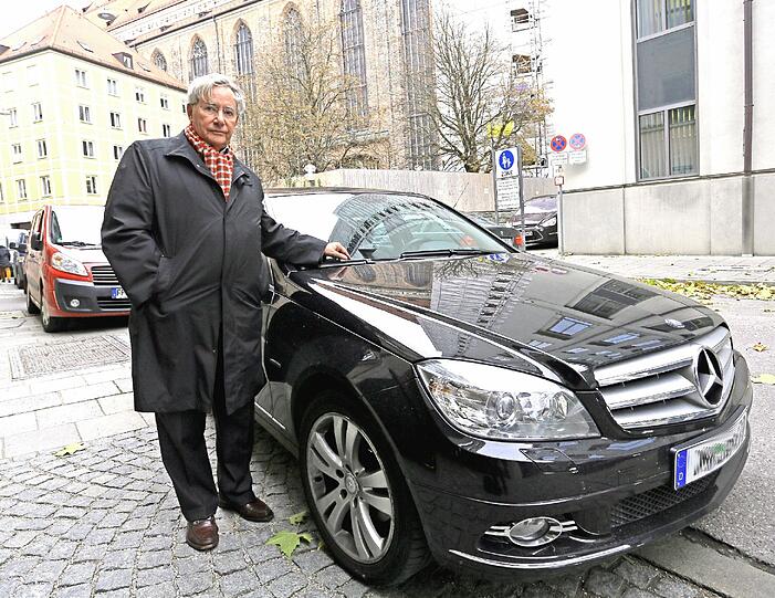 Der &bdquo;Tatort&ldquo;: Hier in der Löwengrube hat Wolfgang Vogt falsch geparkt &ndash; er ist nicht der einzige Falschparker gewesen.