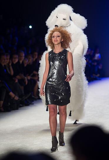 Boris Beckers Tochter Anna Ermakowa gibt auf der Berlin Fashion Week ihr Laufsteg-Debüt