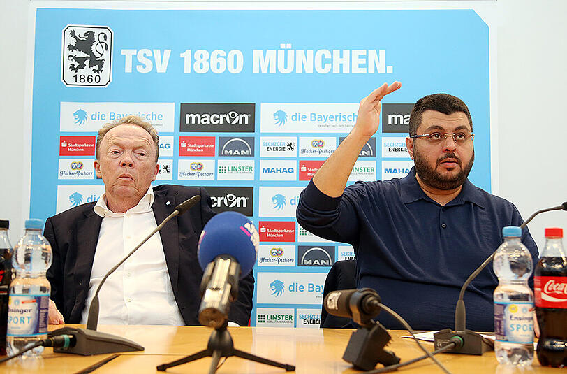 Präsident Peter Cassalette und Hasan Ismaik bei der denkwürdigen Pressekonferenz nach dem Aus von Trainer Kosta Runjaic.