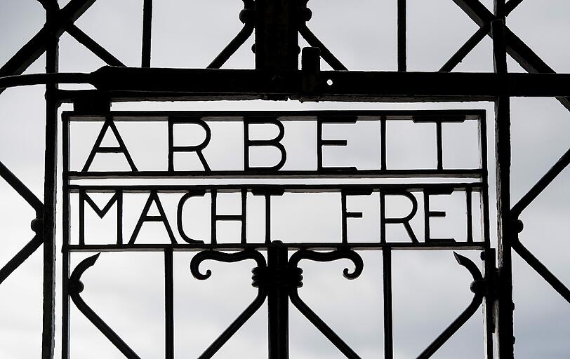 Die Bilder von der Rückkehr des KZ-Tors in Dachau.