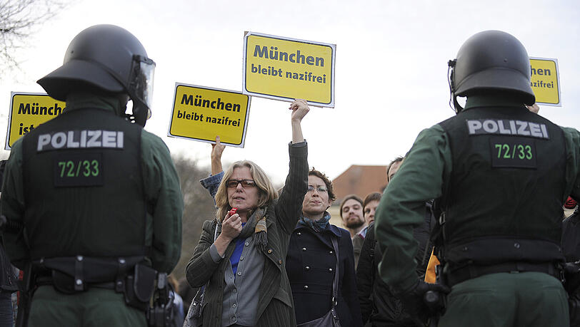 Münchner demonstrieren gegen einen rechten Aufmarsch. Münchner demonstrieren gegen einen rechten Aufmarsch.