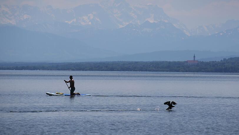 Ein 15-Jähriger musste von einem Paddelausflug im Ammersee gerettet werden. (Symbolbild) Ein 15-Jähriger musste von einem Paddelausflug im Ammersee gerettet werden. (Symbolbild)