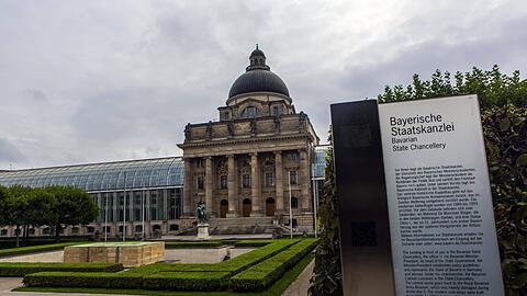 Die bayerische Staatskanzlei in München.