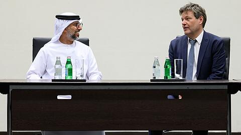 Wirtschaftsminister Robert Habeck führt in den Vereinigten Arabischen Emiraten (VAE) Gespräche über mögliche Energieimporte.