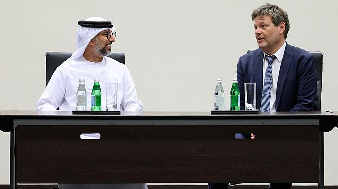 Wirtschaftsminister Robert Habeck führt in den Vereinigten Arabischen Emiraten (VAE) Gespräche über mögliche Energieimporte.