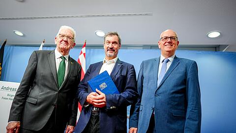 Drei Länder für die Raumfahrt: Deutschland soll mehr Geld geben. Dafür machen sich Winfried Kretschmann (l-r), Markus Söder und Andreas Bovenschulte stark.