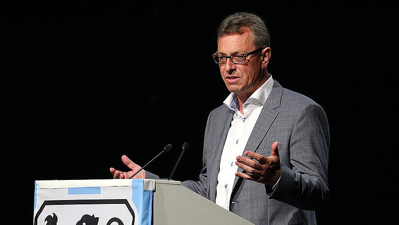 Der neue Interims-Boss bei den Löwen: Sigi Schneider. Der neue Interims-Boss bei den Löwen: Sigi Schneider.