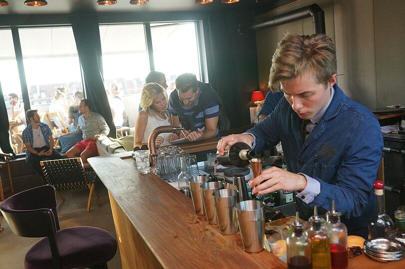 Im Flushing Meadows hat der Barkeeper alles im Blick.