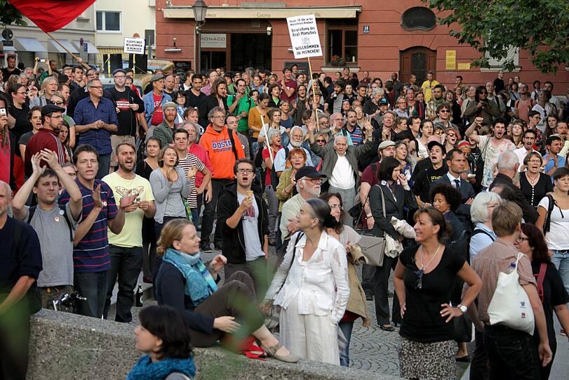 Laut Polizei zogen bis zu 750 Menschen für die Forderungen der Flüchtlinge durch München.