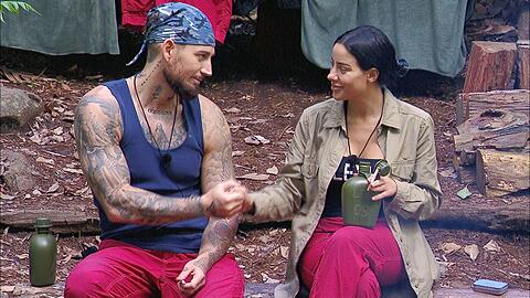 Mike Heiter und Leyla Lahouar sind froh, dass Kim Virginia das Dschungelcamp verlassen musste.