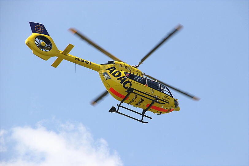 Bei dem Schulbus-Unfall wurden 15 Kinder und die beiden Busfahrer teils schwer verletzt.