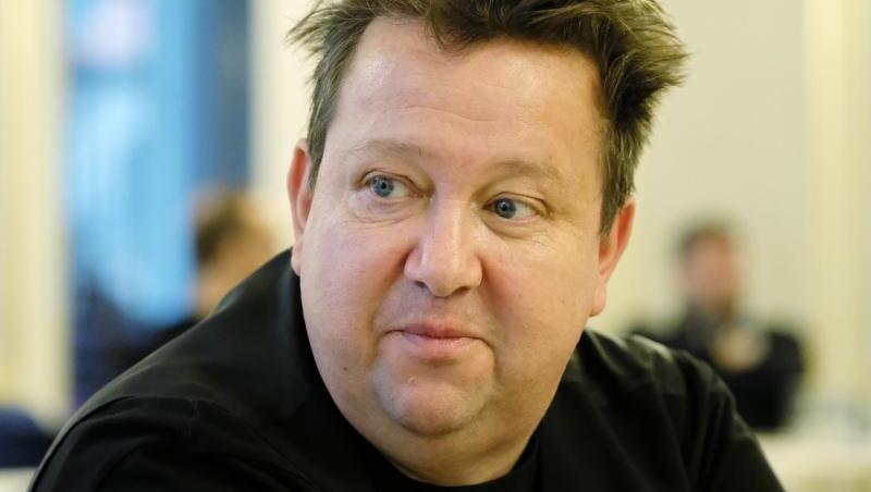 Sebastian Krumbiegel verpackt seine derzeitige Kernbotschaft musikalisch. Sebastian Krumbiegel verpackt seine derzeitige Kernbotschaft musikalisch.