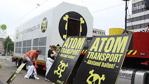 Höhepunkt der Aktion: eine „Probe-Bohrung“ am Plärrer. Höhepunkt der Aktion: eine „Probe-Bohrung“ am Plärrer.