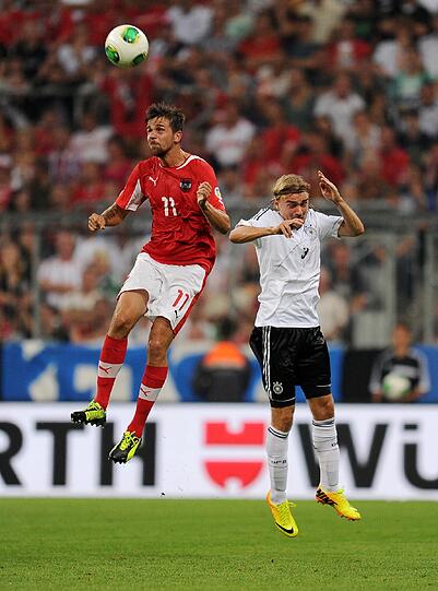 MARCEL SCHMELZER : NOTE 4
War sich einmal mit Boateng nicht einig, ansonsten mäßig bis solide. Zur Pause mit Kieferprellung runter.