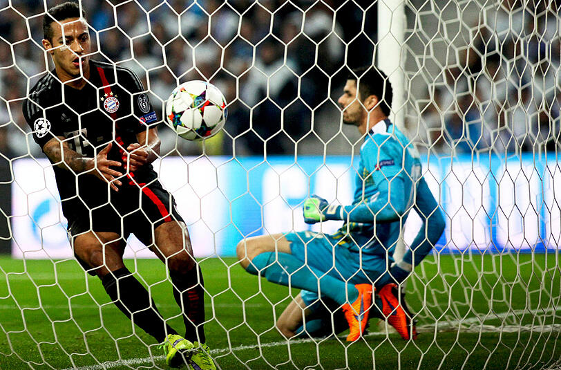 Kann alles am Ball, auch jubeln: Thiago Alcantara, Torschütze zum zwischenzeitlichen 1:2.
