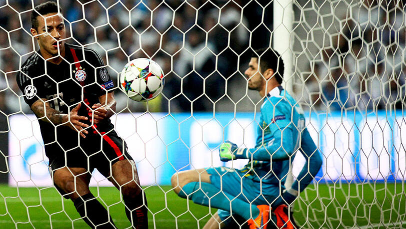 Kann alles am Ball, auch jubeln: Thiago Alcantara, Torschütze zum zwischenzeitlichen 1:2. Kann alles am Ball, auch jubeln: Thiago Alcantara, Torschütze zum zwischenzeitlichen 1:2.