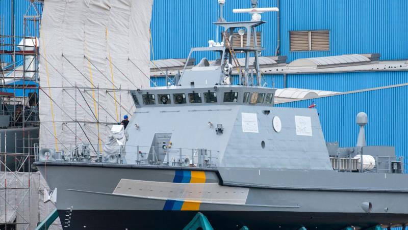 Ein Küstenwachboot für Saudi-Arabien liegt am 27.05.2016 auf der Peene-Werft in Wolgast. Ein Küstenwachboot für Saudi-Arabien liegt am 27.05.2016 auf der Peene-Werft in Wolgast.