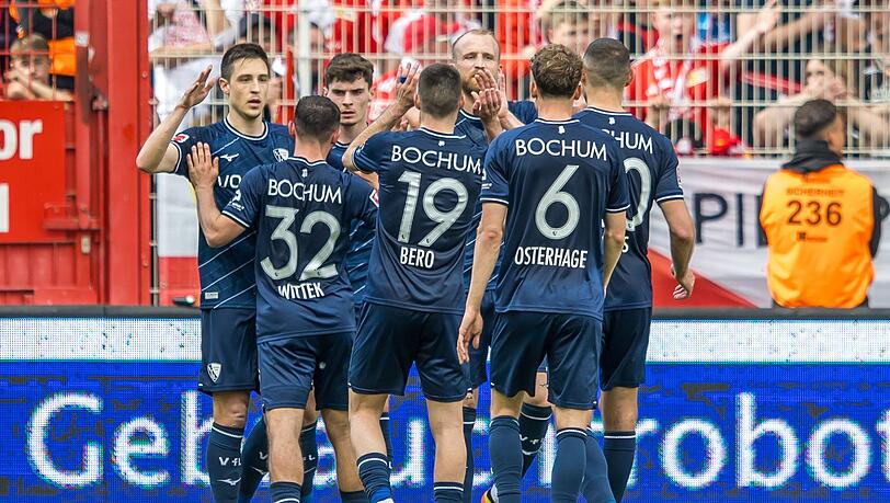 Der VfL Bochum feiert im Abstiegskampf einen torreichen Auswärtssieg bei Union Berlin.