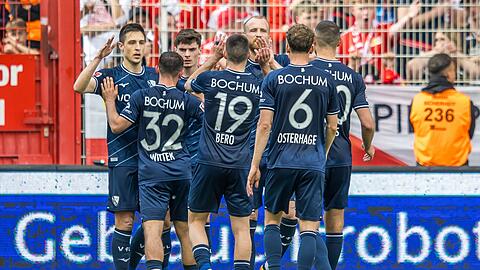 Der VfL Bochum feiert im Abstiegskampf einen torreichen Auswärtssieg bei Union Berlin.