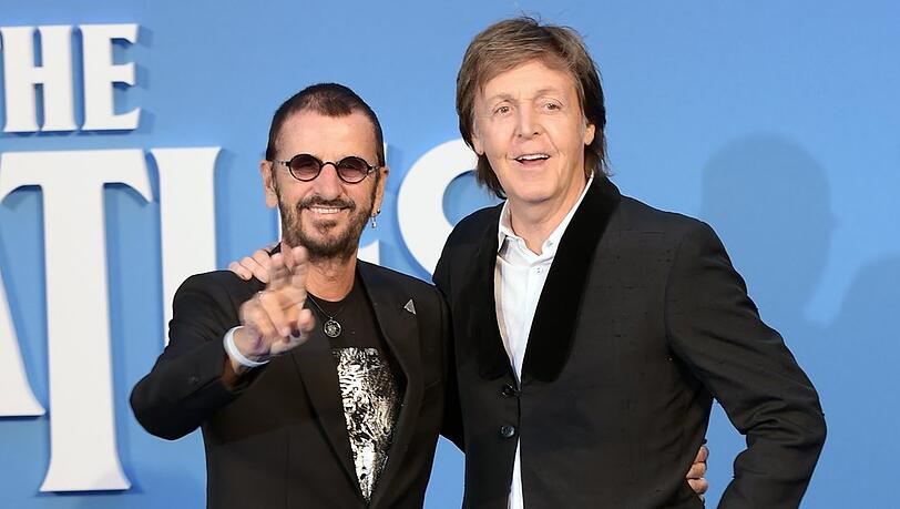 Ringo Starr (l.) und Paul McCartney, hier 2016, haben dieses Jahr erstmals gemeinsam ein Duett gesungen. Ringo Starr (l.) und Paul McCartney, hier 2016, haben dieses Jahr erstmals gemeinsam ein Duett gesungen.